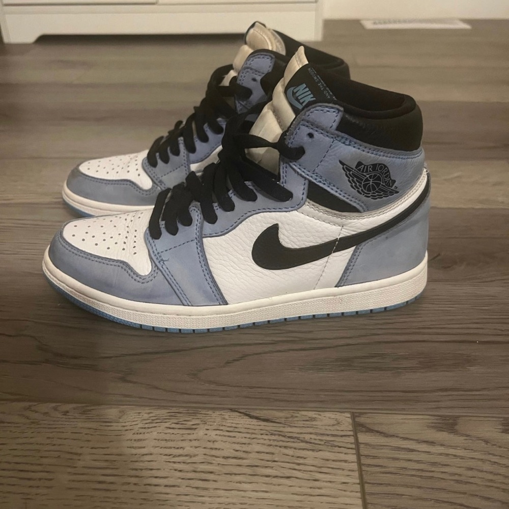 University Blue Jordan 1